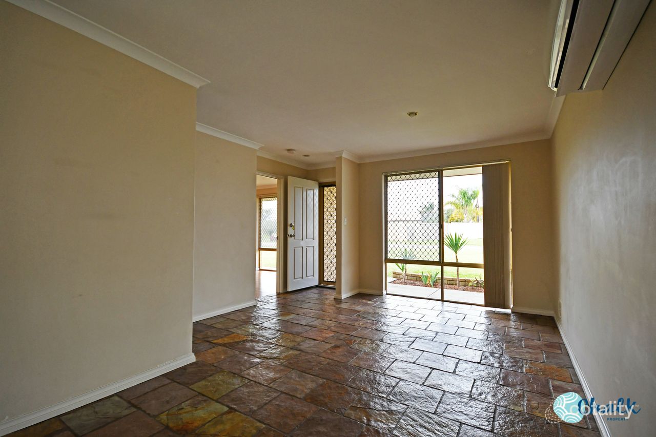 17 Barlee Cres, Waikiki, WA 6169