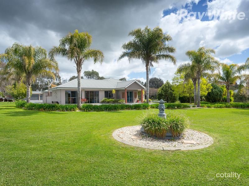 18 Willow Way, Table Top, NSW 2640