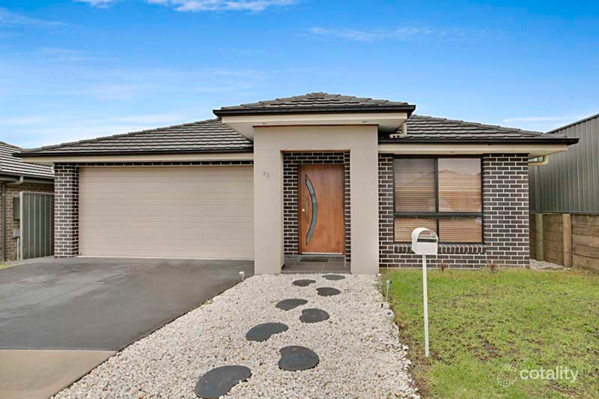 82 Deerubbin Dr, Glenmore Park, NSW 2745