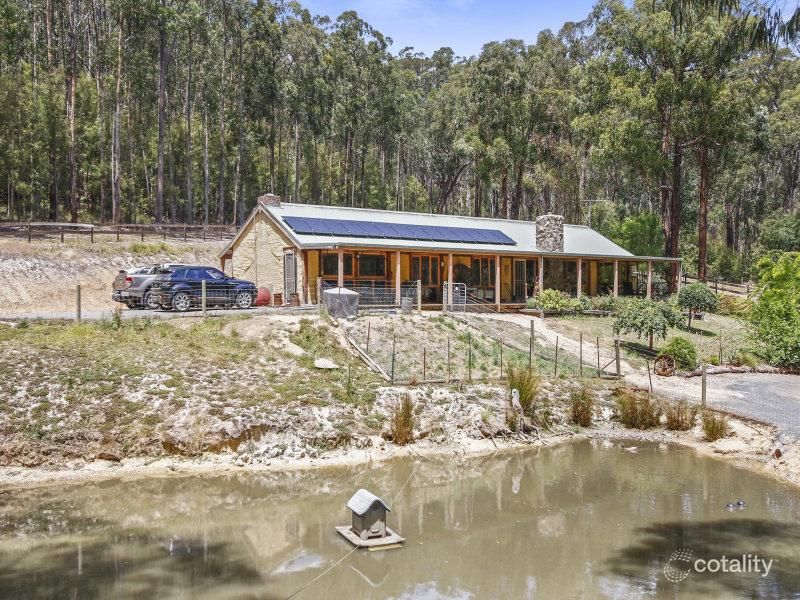 245 Milners Rd, Launching Place, VIC 3139