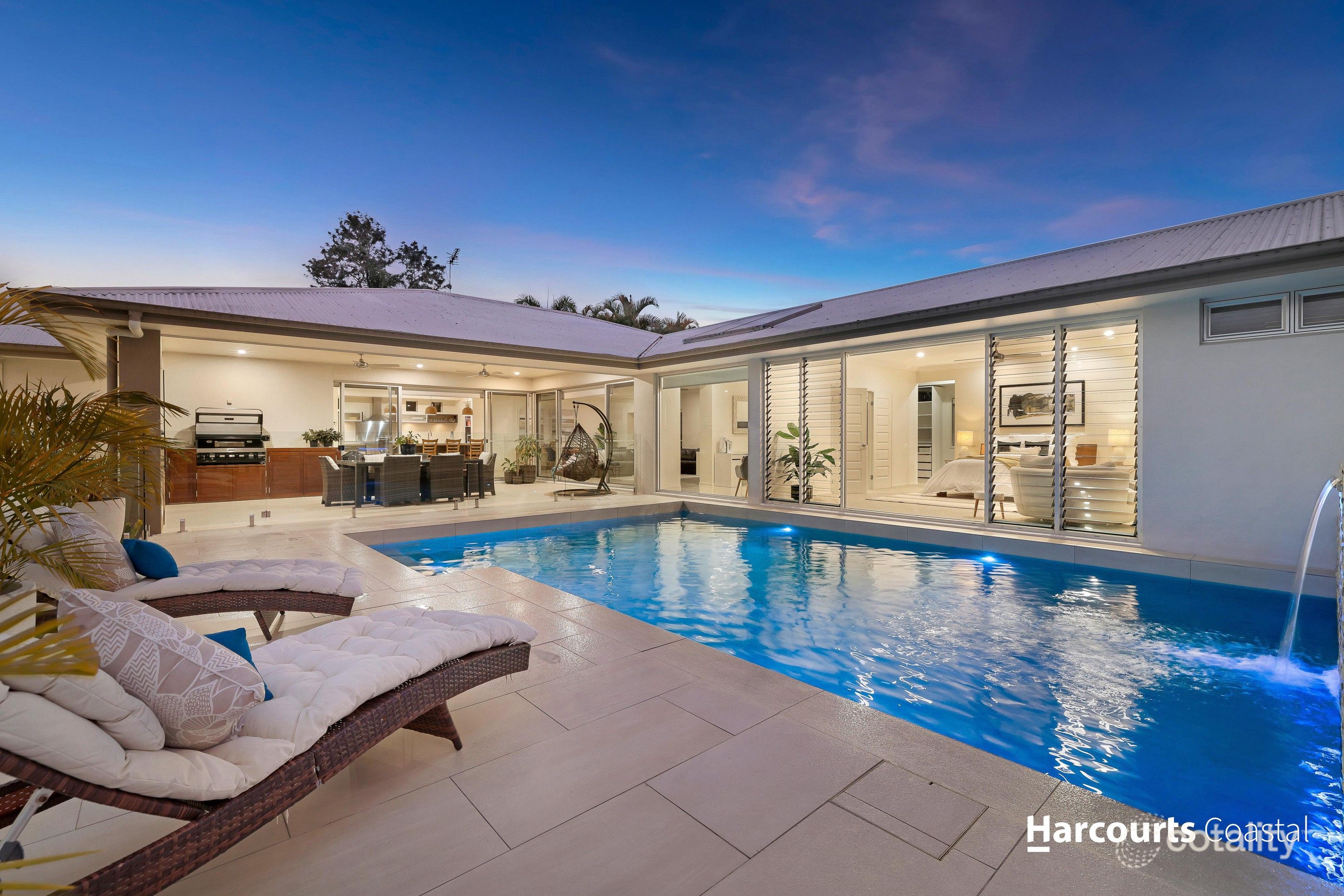 121 Alison Rd, Carrara, QLD 4211