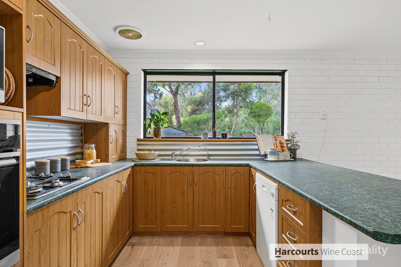 36 Madeira Dr, Morphett Vale, SA 5162