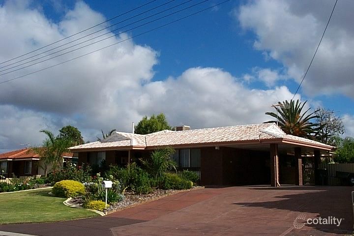 9 Burgland Dr, Girrawheen, WA 6064