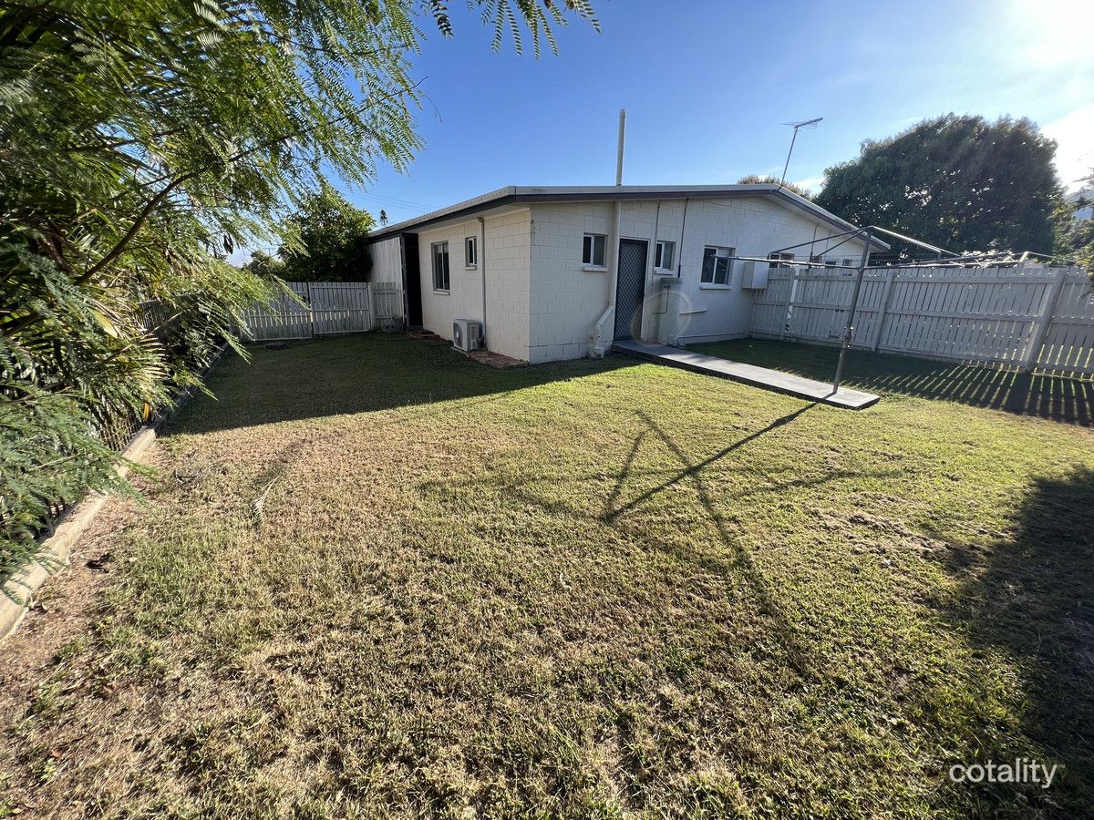 2/5 Chalmers St, Norman Gardens, QLD 4701