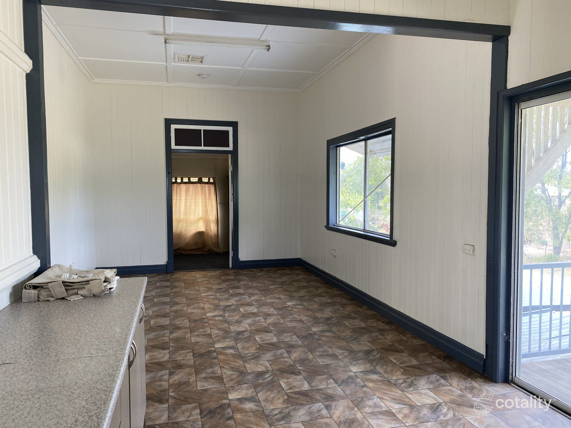 10 Liverpool St, Mitchell, QLD 4465