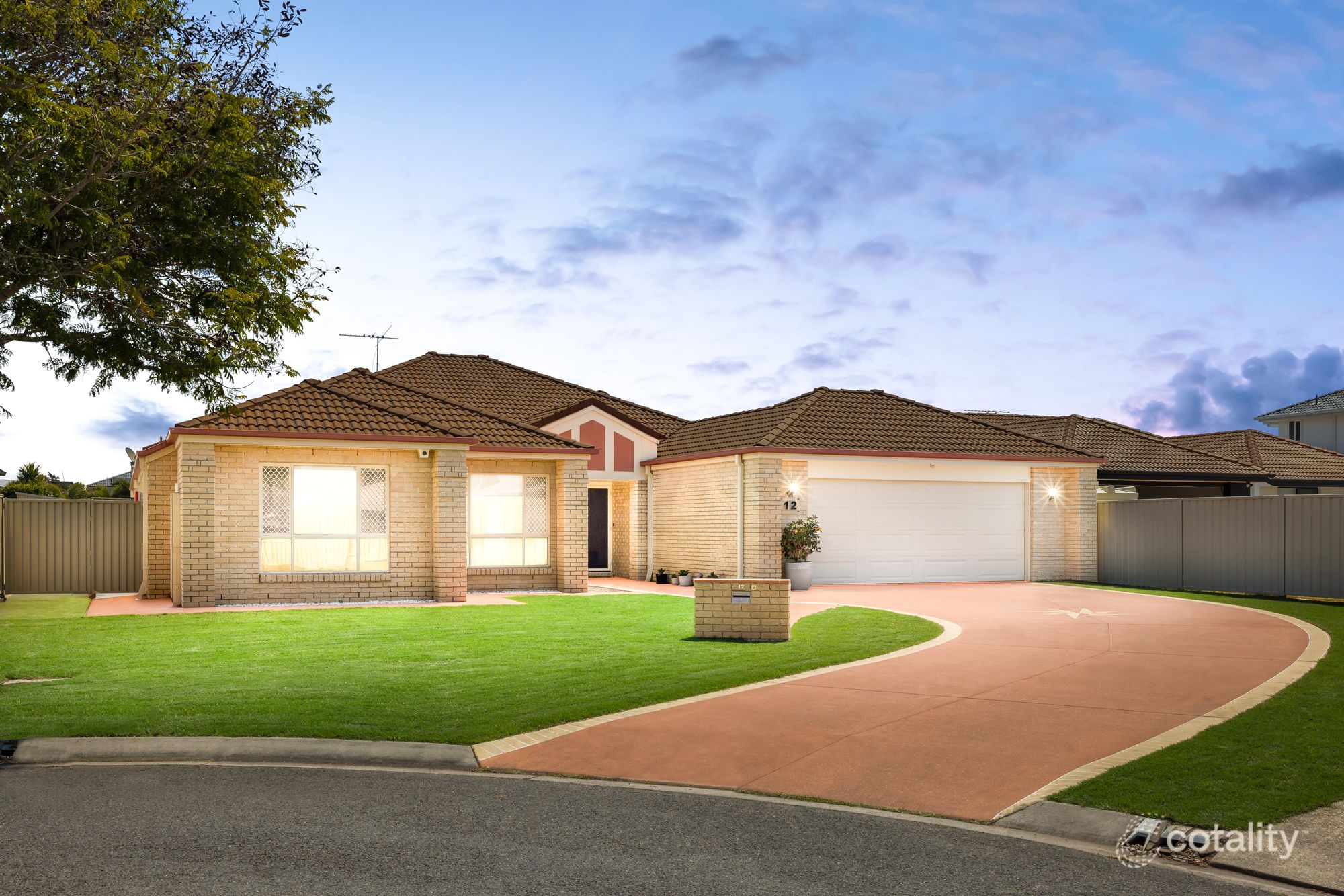 12 Cambria Ct, Newport, QLD 4020