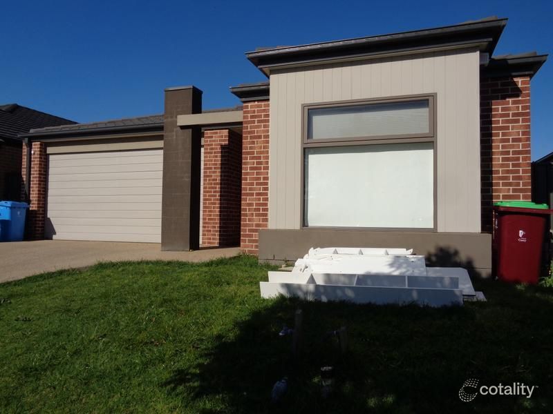 14 Charlock Dr, Cranbourne North, VIC 3977