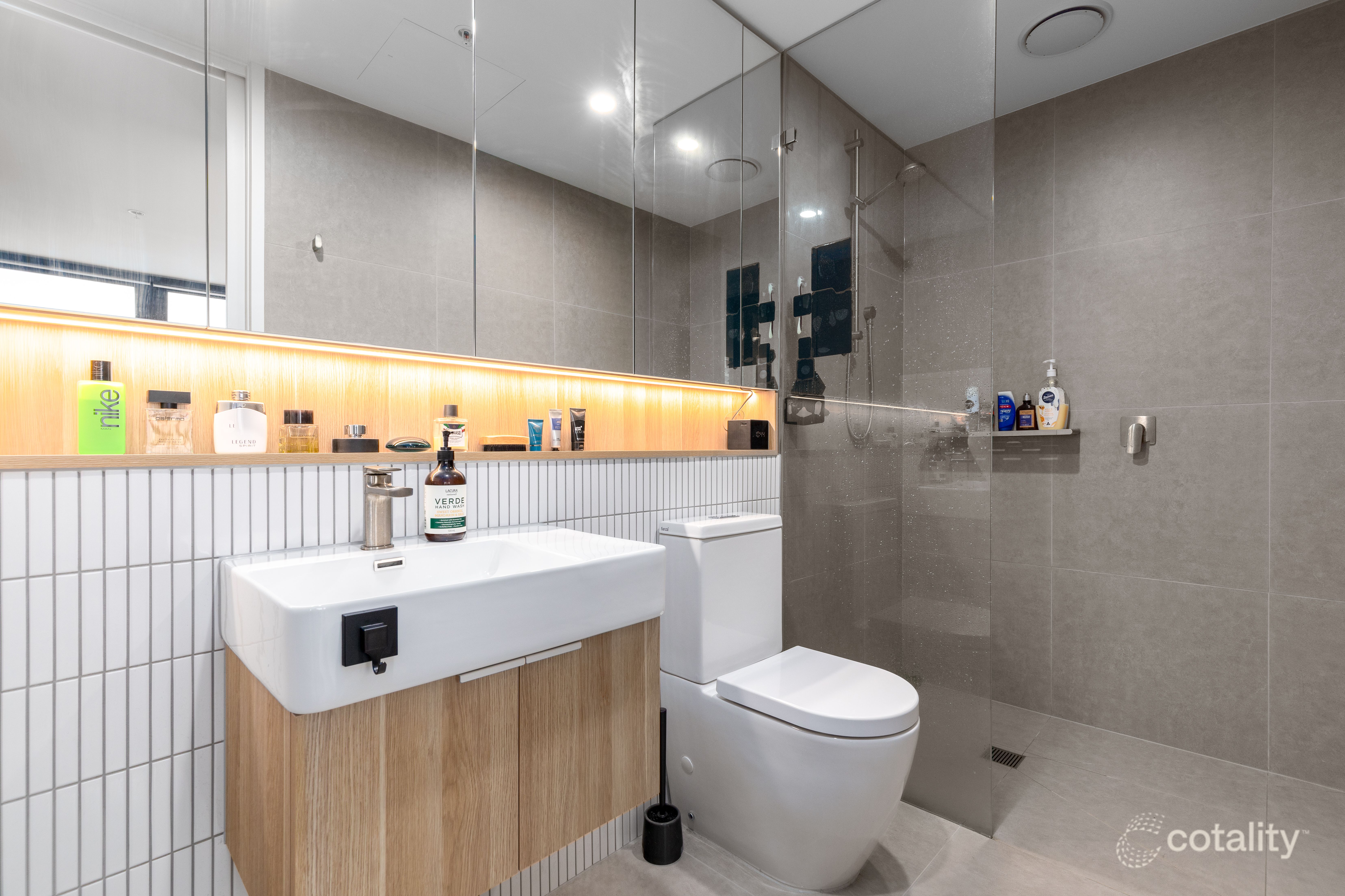 301/3 Chesterville Rd, Cheltenham, VIC 3192