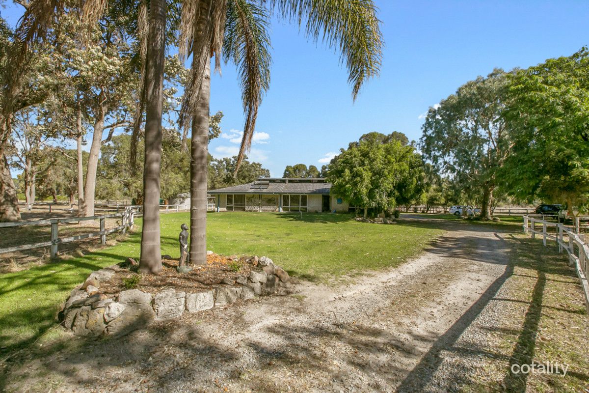 111 Blair Rd, Oakford, WA 6121