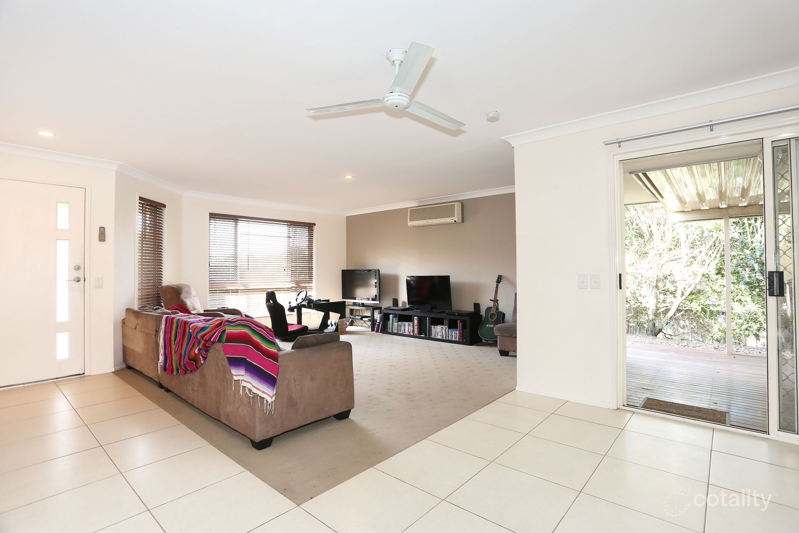 11 Pinebark Ave, Oxenford, QLD 4210