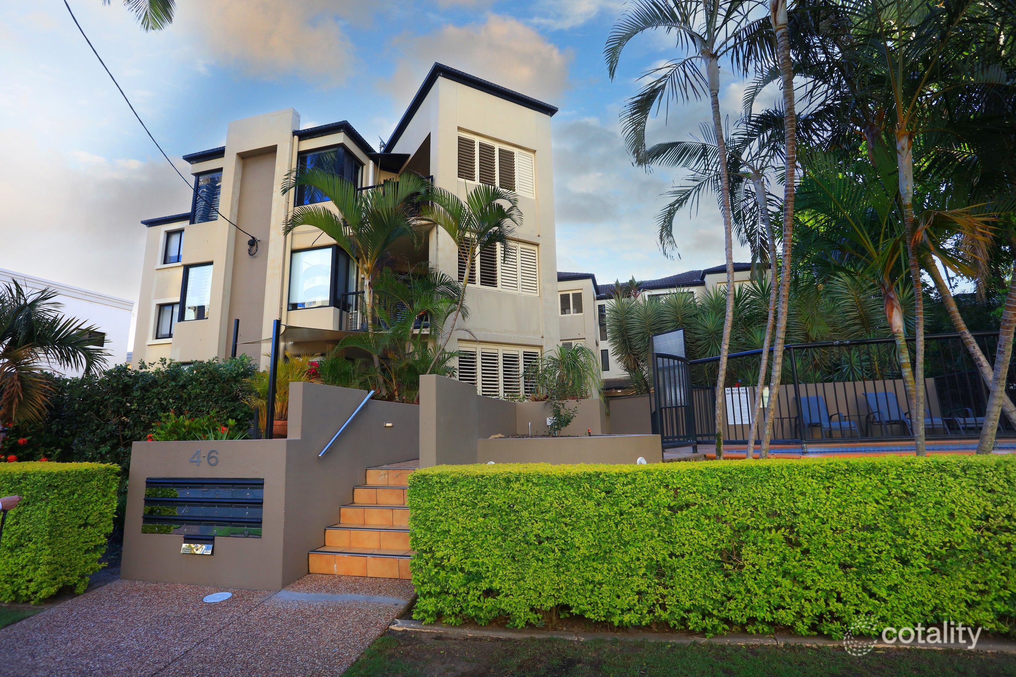 1/4-6 Acacia Ave, Surfers Paradise, QLD 4217