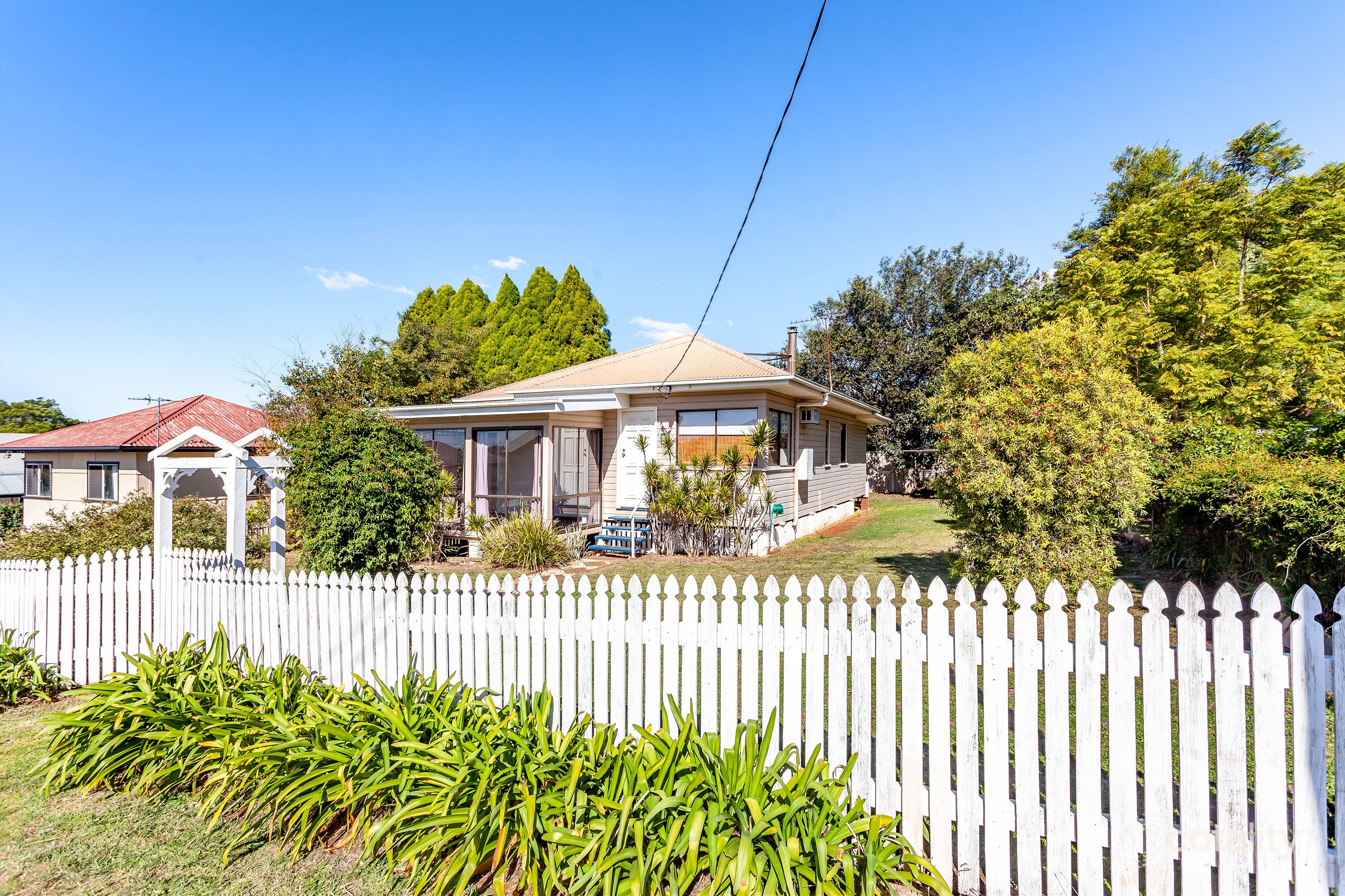 6 Dunkley St, South Toowoomba, QLD 4350