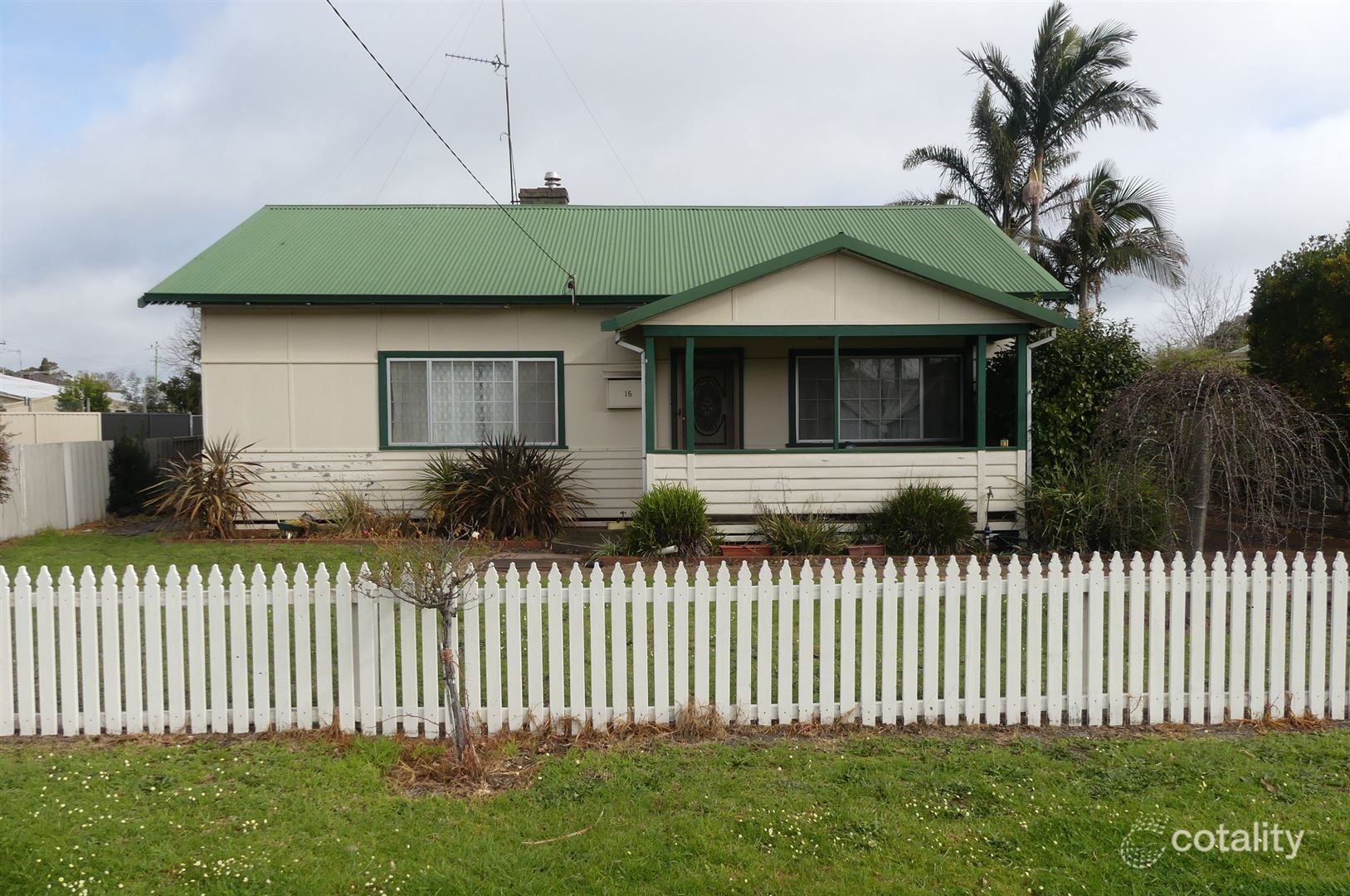 15 Moyes St, Manjimup, WA 6258