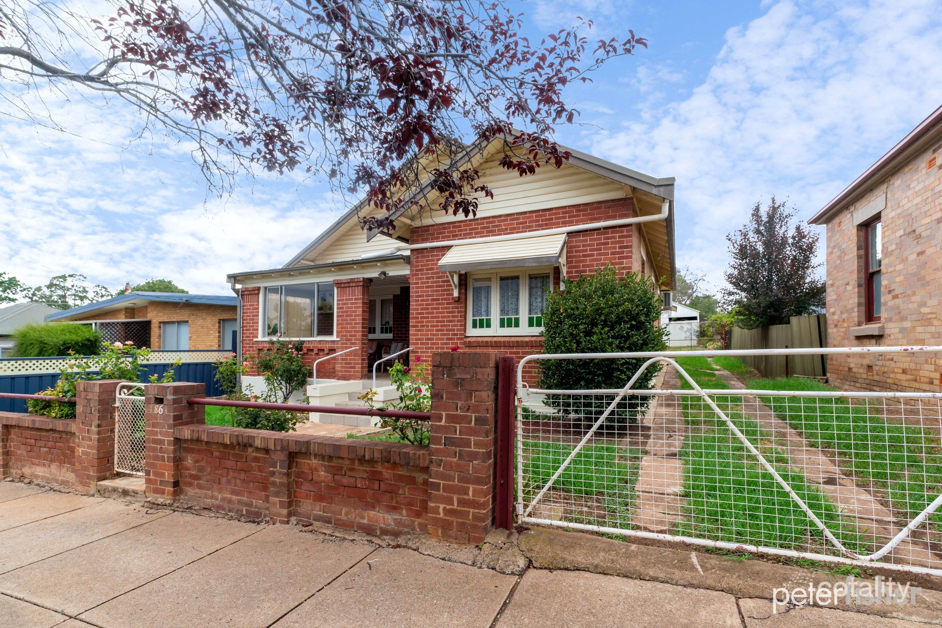 86 Bank St, Molong, NSW 2866