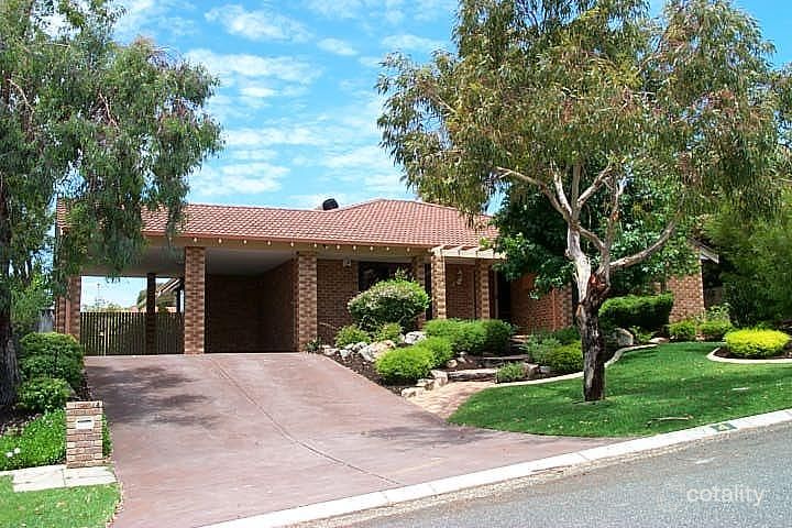 4 Tara Ct, Woodvale, WA 6026
