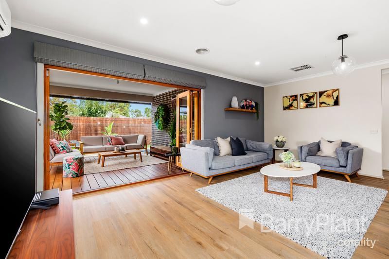 24 Hutmil Dr, South Morang, VIC 3752