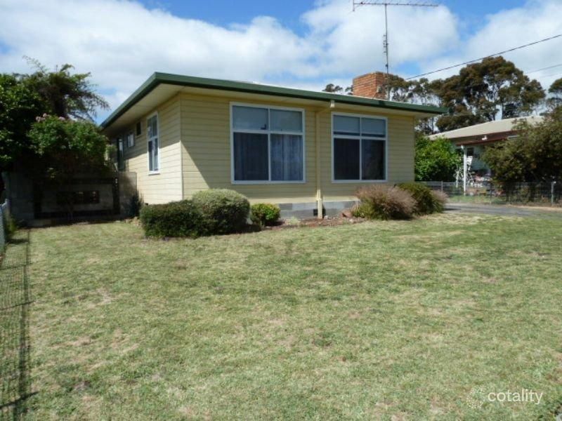 29 Bristol St, Moe, VIC 3825