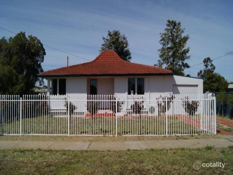 92 Decimus St, Deniliquin, NSW 2710