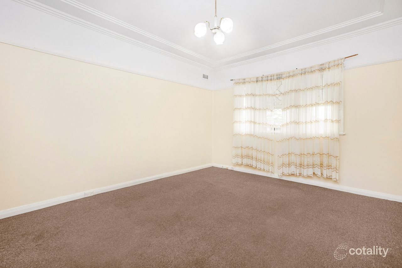 8 Grevillea Rd, Chester Hill, NSW 2162