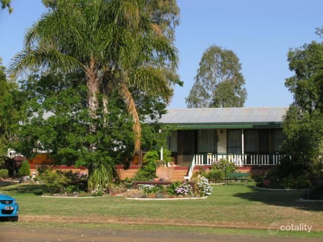 72 Beale St, Oakey, QLD 4401