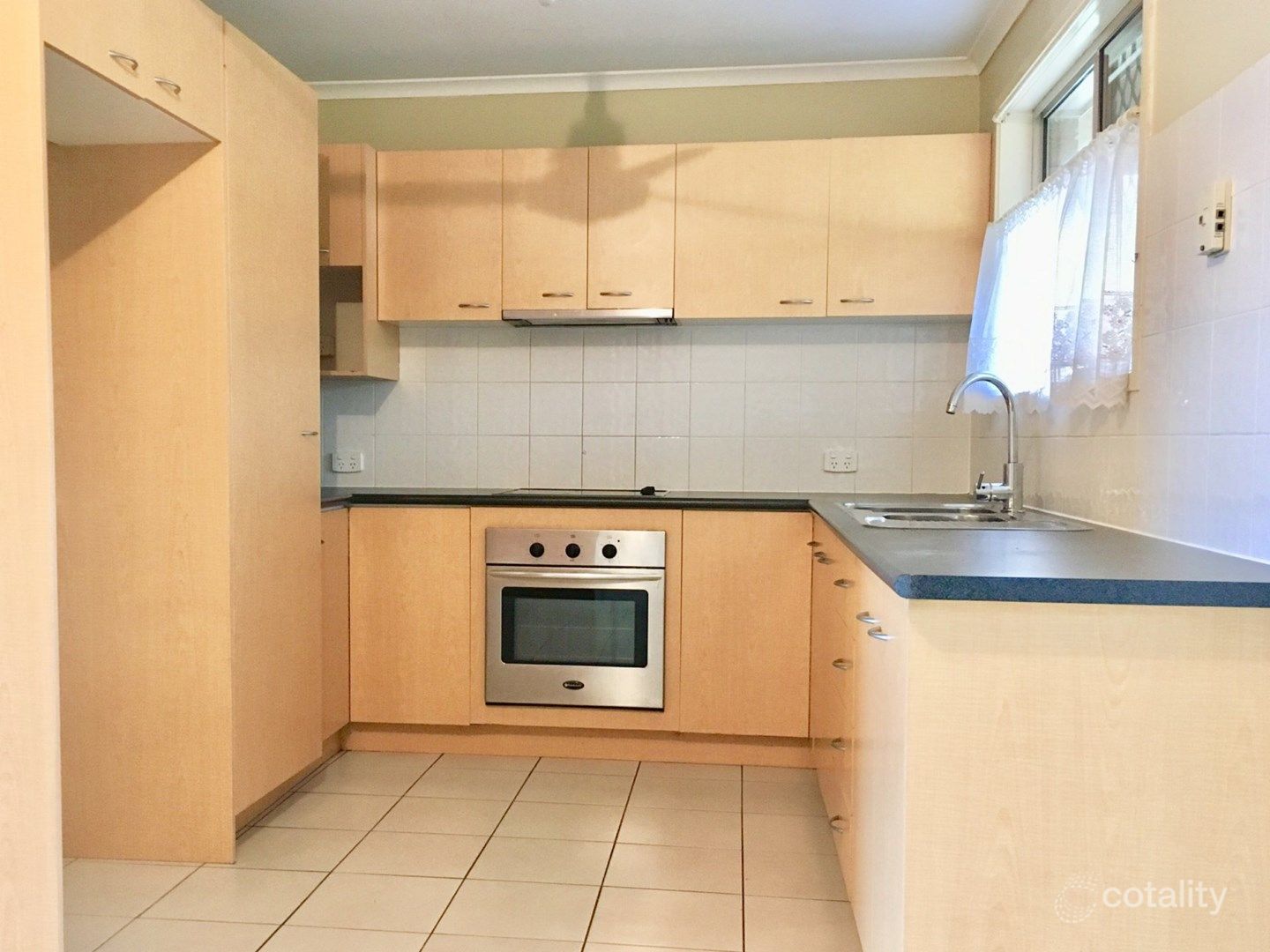 10 Cabernet Ct, Kingston, QLD 4114