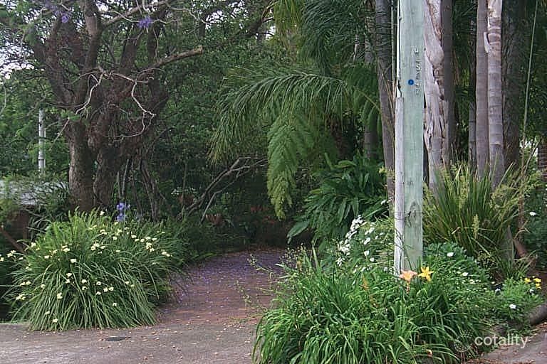 19 Kowhai St, Kenmore, QLD 4069