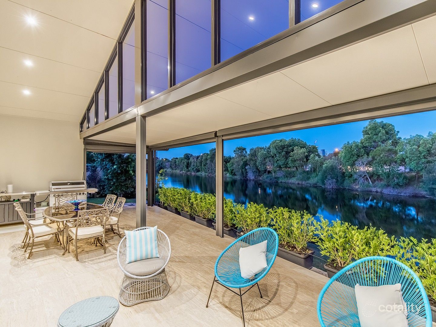 24 Sanctuary Ct, Mermaid Waters, QLD 4218