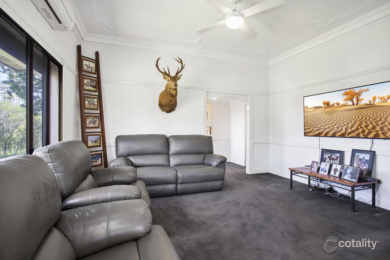 369 Fernvale Rd, Fairney View, QLD 4306