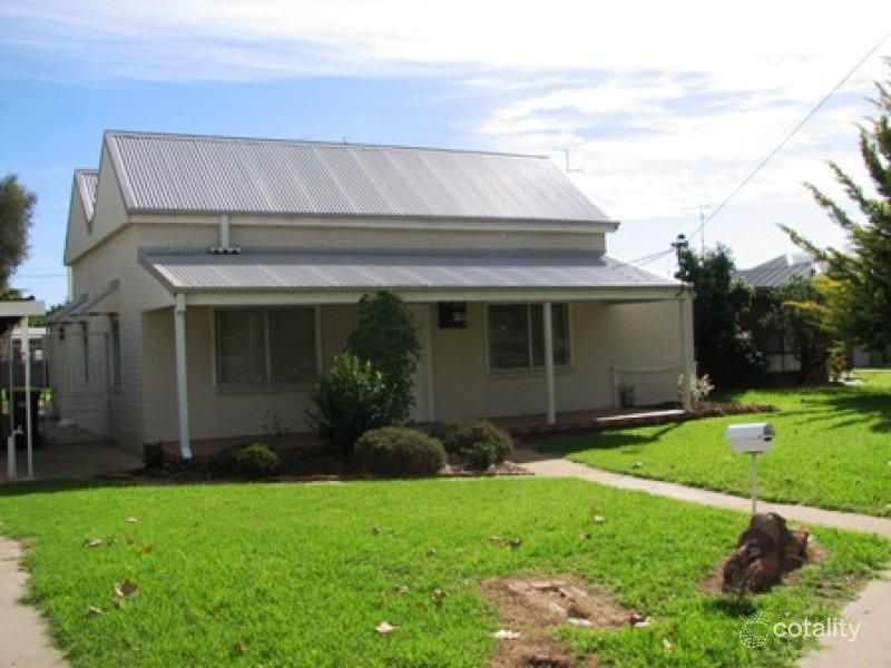 27 Victoria Ave, Narrandera, NSW 2700