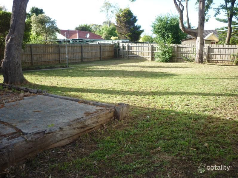13 Allambanan Dr, Bayswater North, VIC 3153