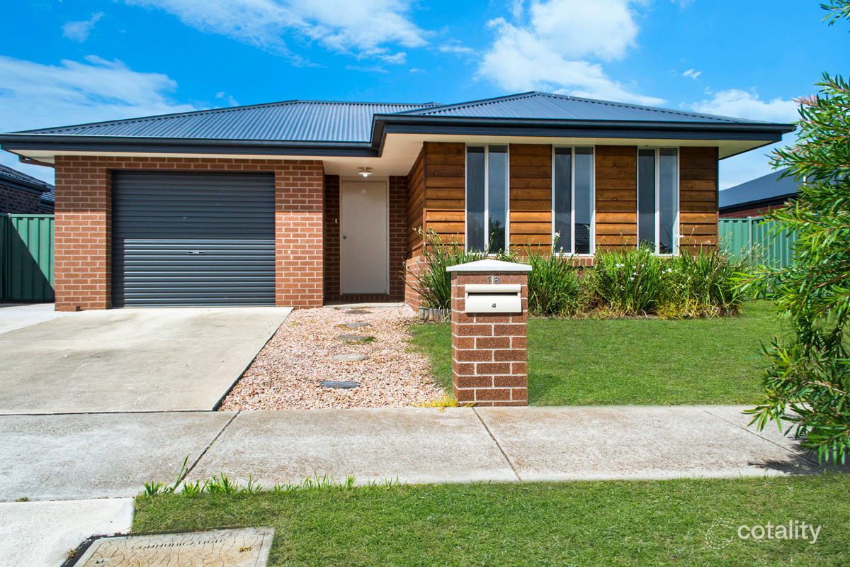 18 Keane St, Koroit, VIC 3282