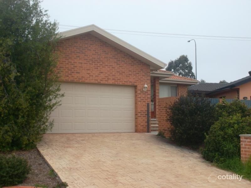 27 Telopea Pl, Queanbeyan West, NSW 2620