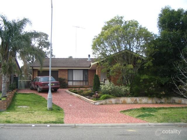 52 Pine Creek Cct, St Clair, NSW 2759