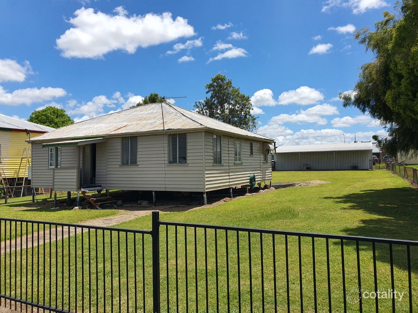 9 Spencer St, Monto, QLD 4630