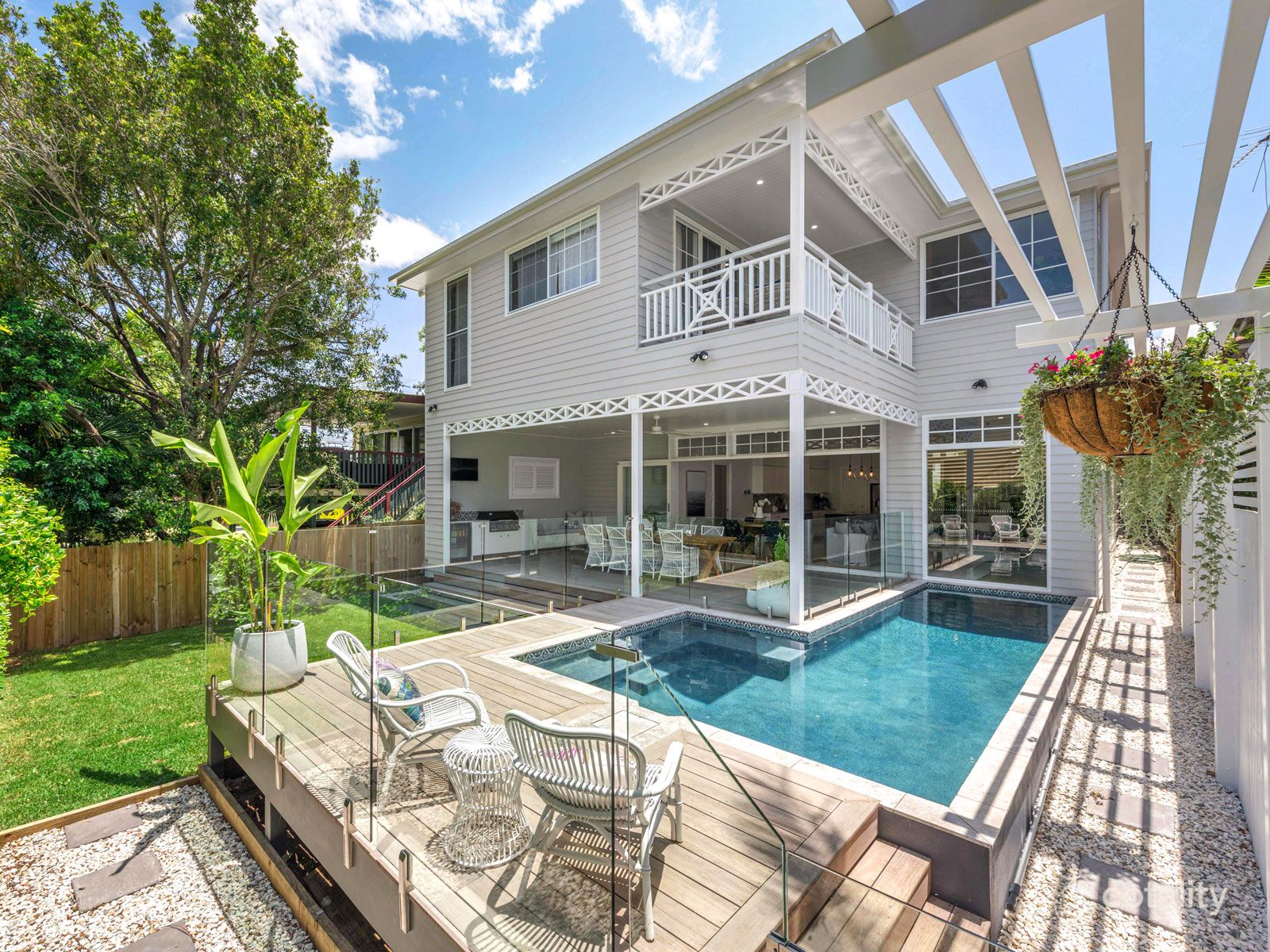 43 Jenolan Ave, Hawthorne, QLD 4171