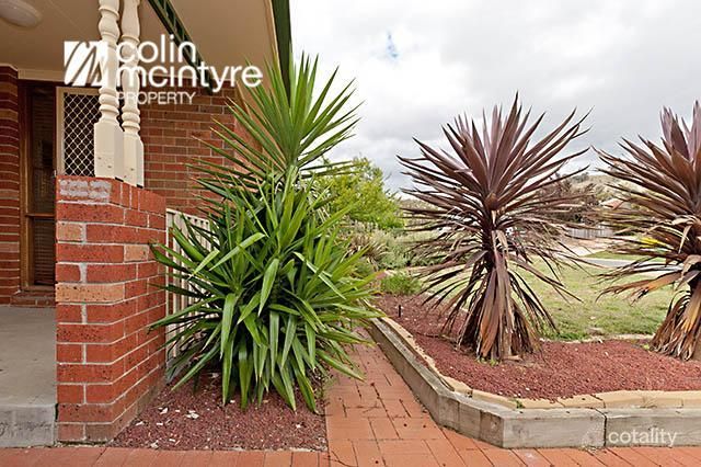 2/42 Smeaton Cct, Banks, ACT 2906