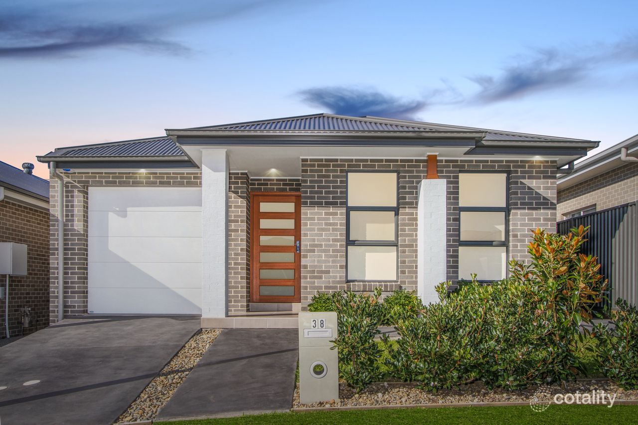 38 Wildflower Cres, Calderwood, NSW 2527