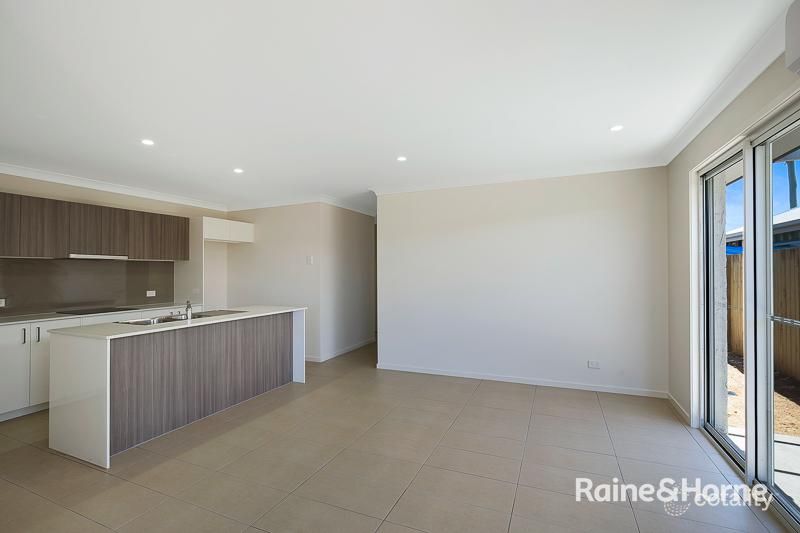 2/4 Tatum Ct, Glenvale, QLD 4350