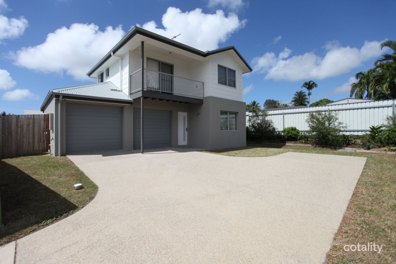 4 Northern Cct, Rural View, QLD 4740