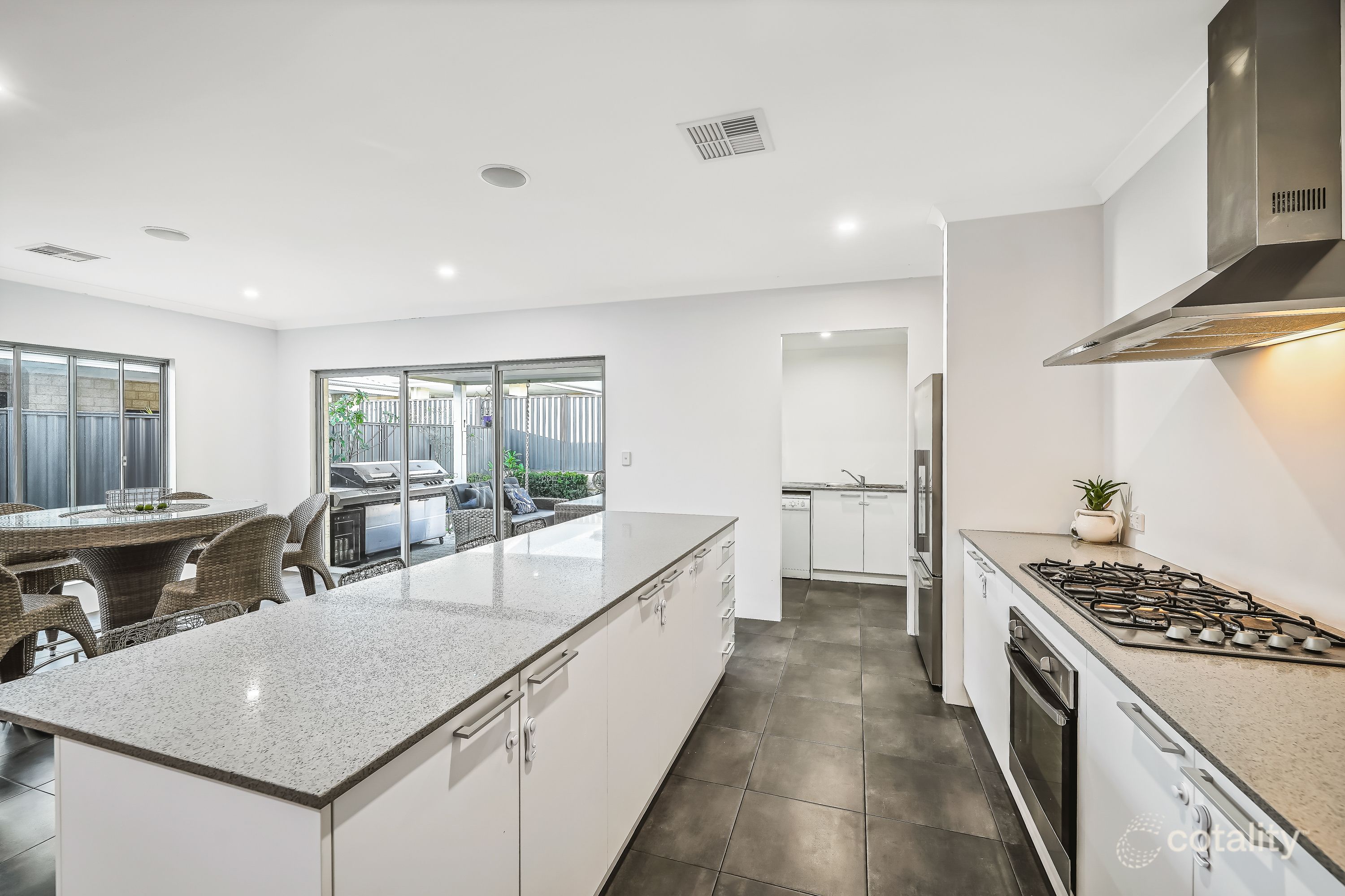 16 Brundall St, Aveley, WA 6069