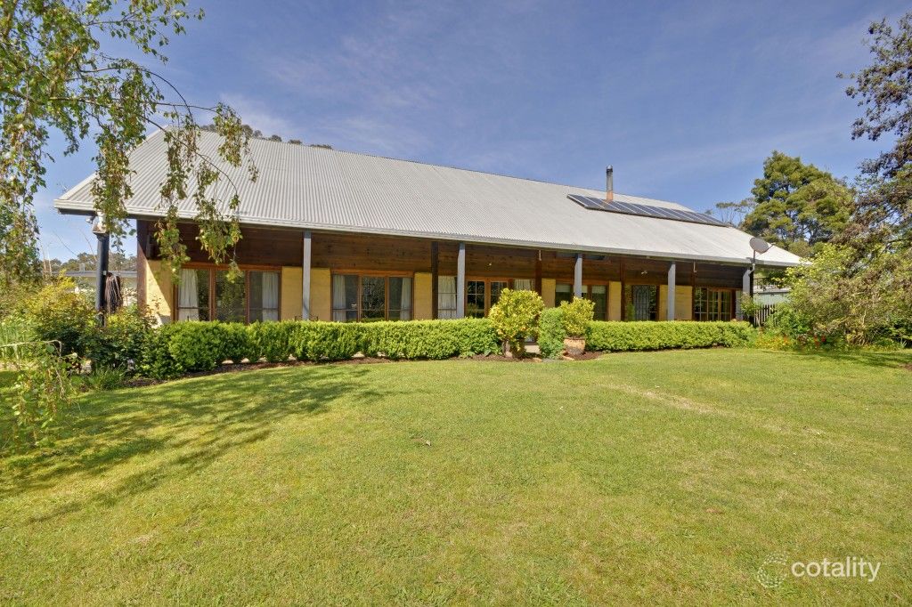375 Whitelaws Trk, Yinnar South, VIC 3869