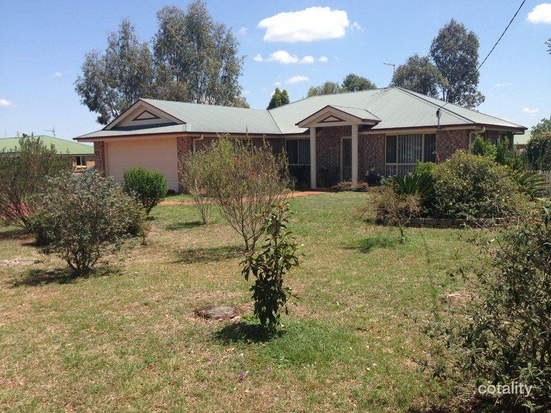 8 Davenport St, Clifton, QLD 4361