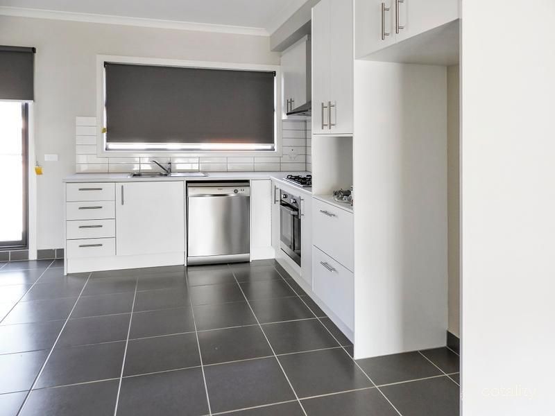 105/141 Windermere Bvd, Pakenham, VIC 3810