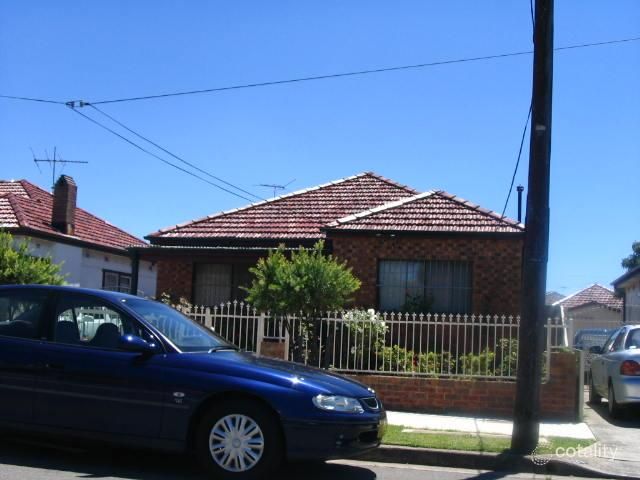 15 Canarys Rd, Roselands, NSW 2196