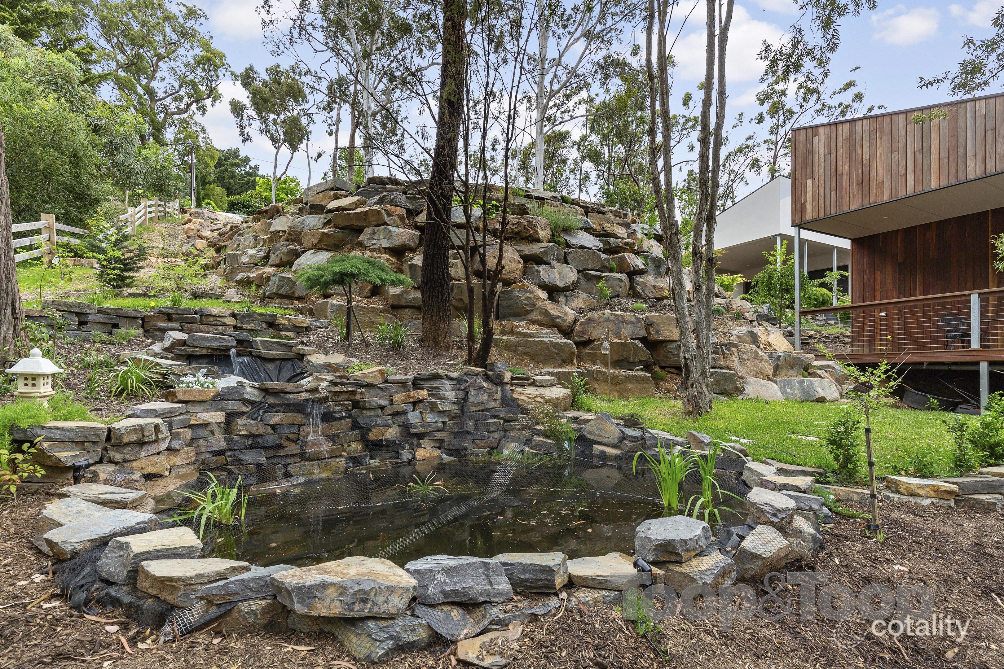 16 Glen St, Crafers West, SA 5152