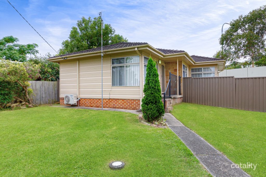 8 Ferguson Cl, West Gosford, NSW 2250