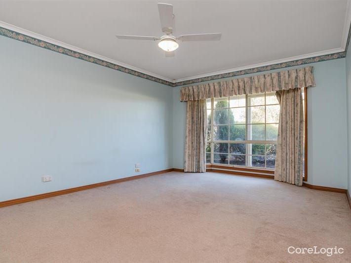 8 Mcadam Ct, Lara, VIC 3212