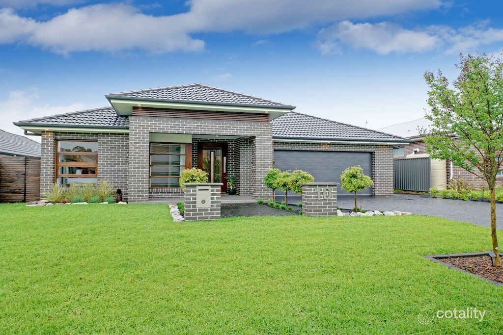 10 Dargin Cl, Harrington Park, NSW 2567