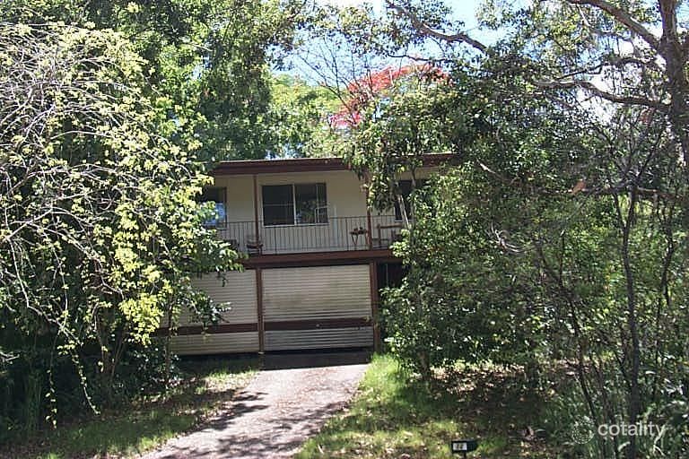 14 Warrawong St, Chapel Hill, QLD 4069