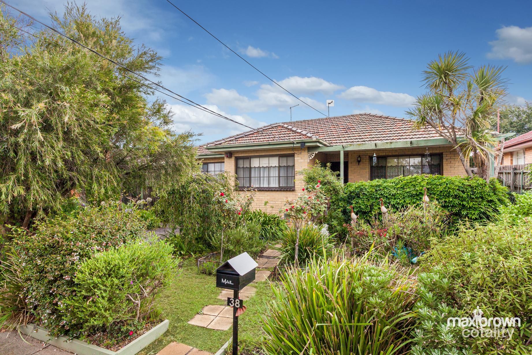 38 Broadhurst Ave, Reservoir, VIC 3073